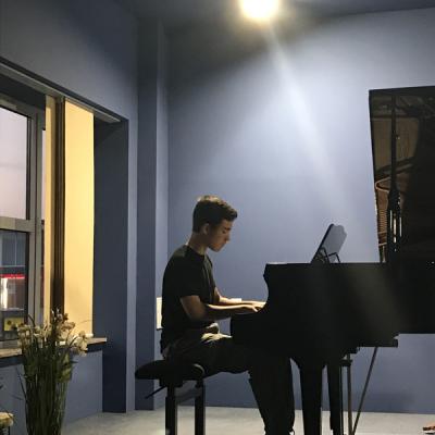 Studio 9